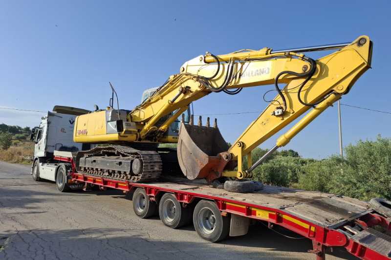 OmecoHub - Immagine NEW HOLLAND E245B